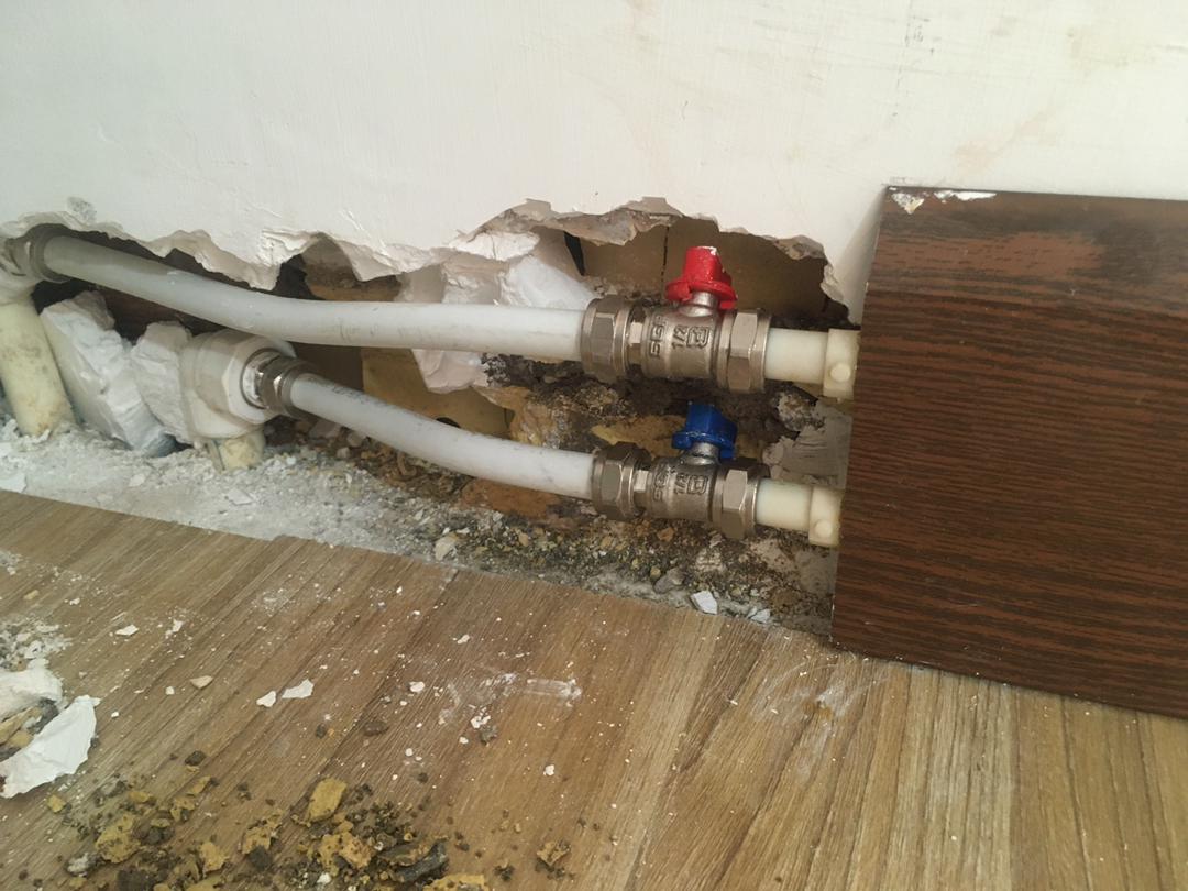 تبدیل لوله کشی رادیات دیواری به رادیات قرنیزی